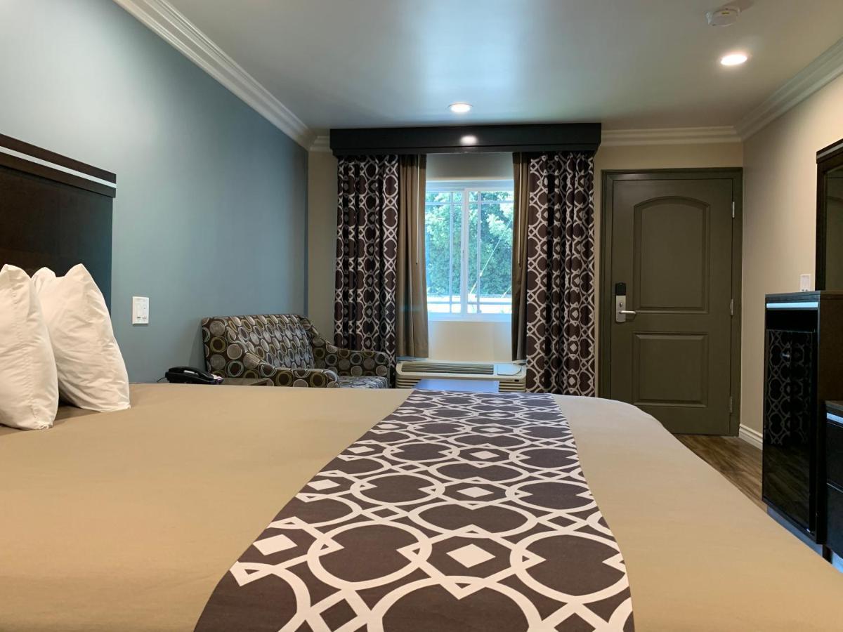 Walnut Inn & Suites West Covina Eksteriør billede