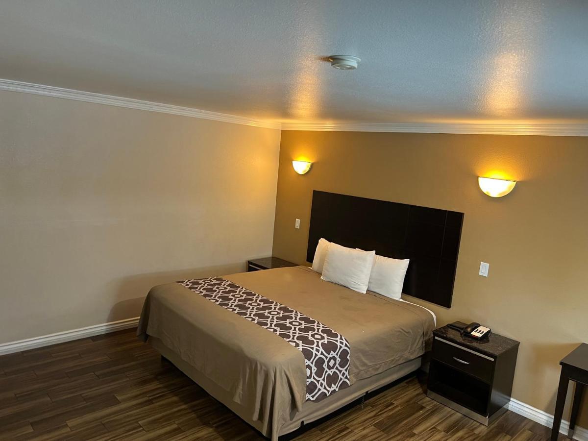 Walnut Inn & Suites West Covina Eksteriør billede