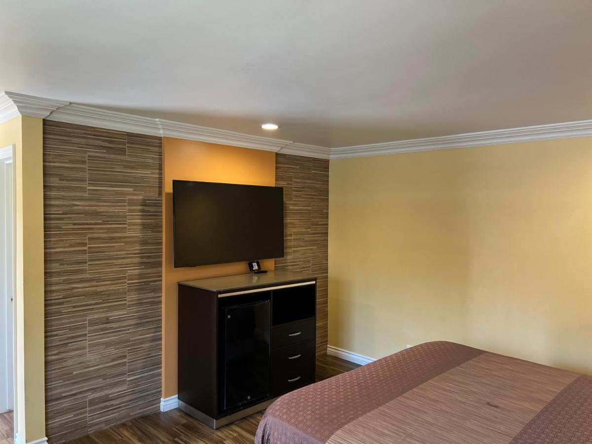 Walnut Inn & Suites West Covina Eksteriør billede