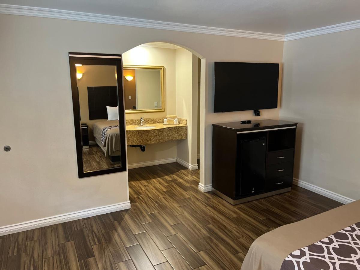 Walnut Inn & Suites West Covina Eksteriør billede