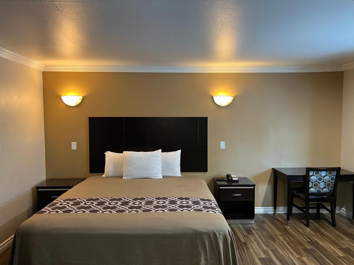 Walnut Inn & Suites West Covina Eksteriør billede