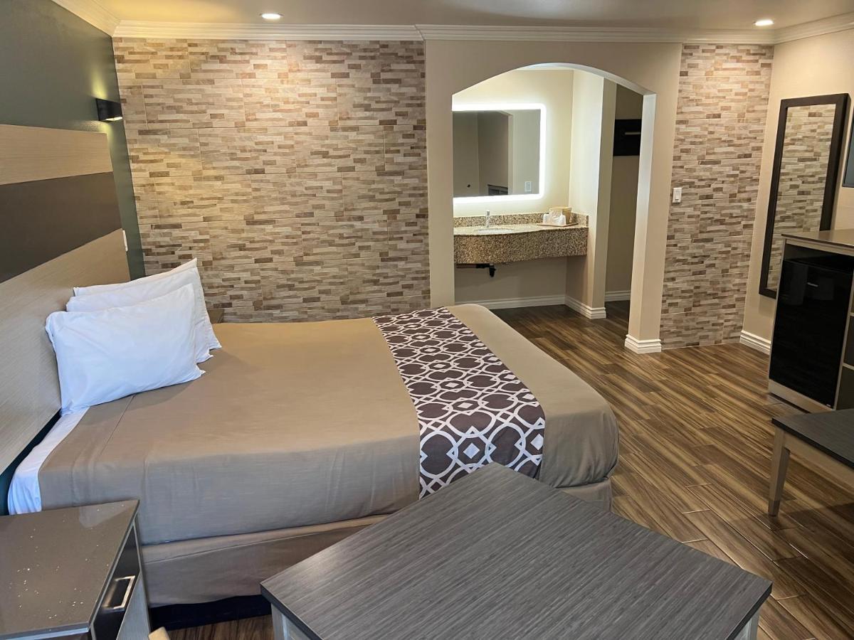 Walnut Inn & Suites West Covina Eksteriør billede