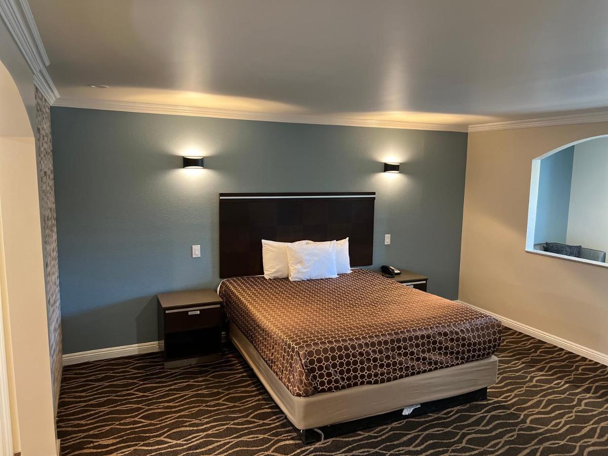 Walnut Inn & Suites West Covina Eksteriør billede