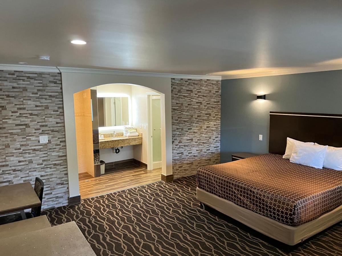 Walnut Inn & Suites West Covina Eksteriør billede