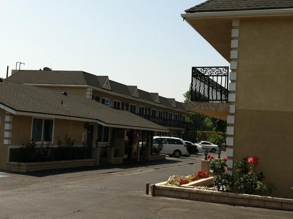 Walnut Inn & Suites West Covina Eksteriør billede