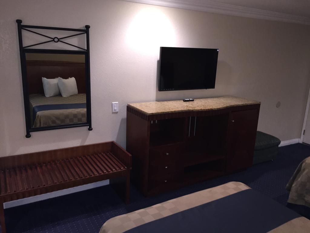 Walnut Inn & Suites West Covina Eksteriør billede