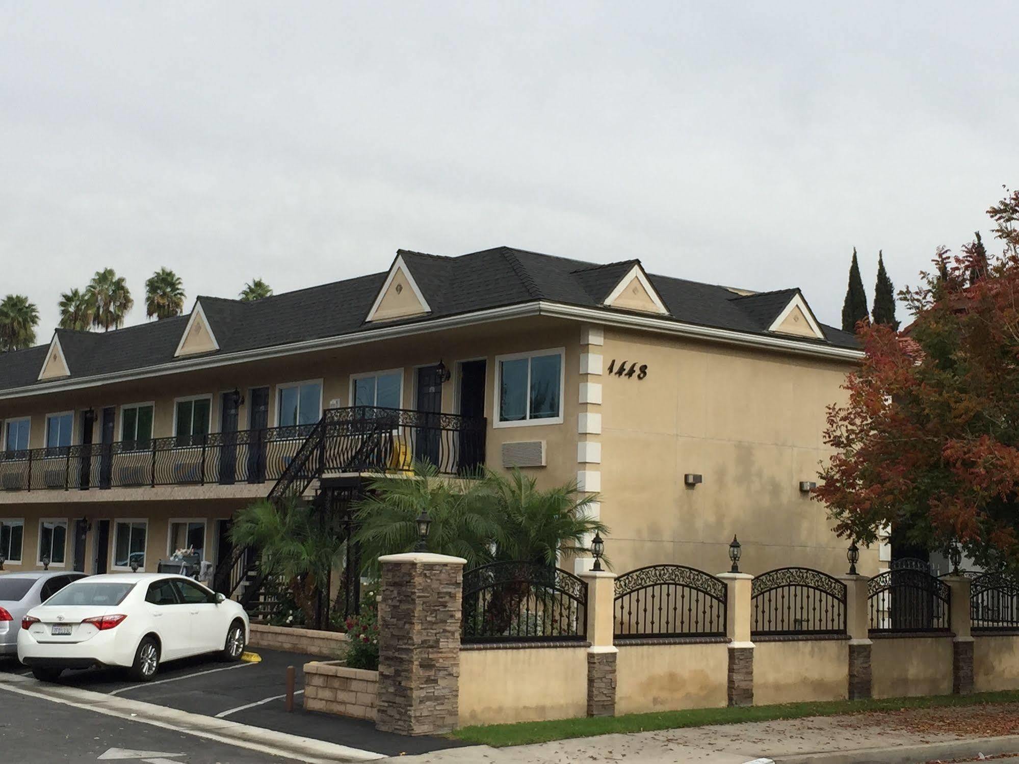 Walnut Inn & Suites West Covina Eksteriør billede