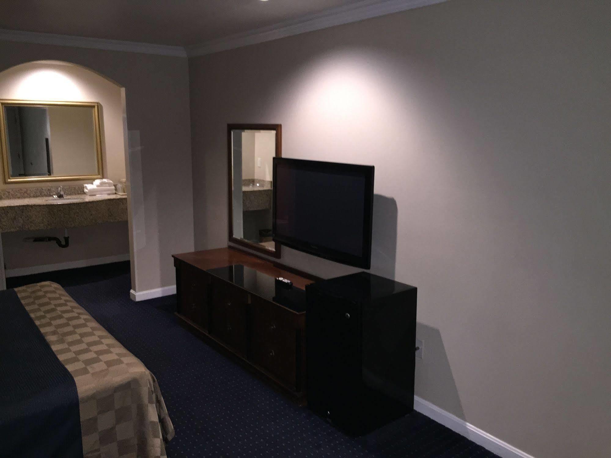 Walnut Inn & Suites West Covina Eksteriør billede