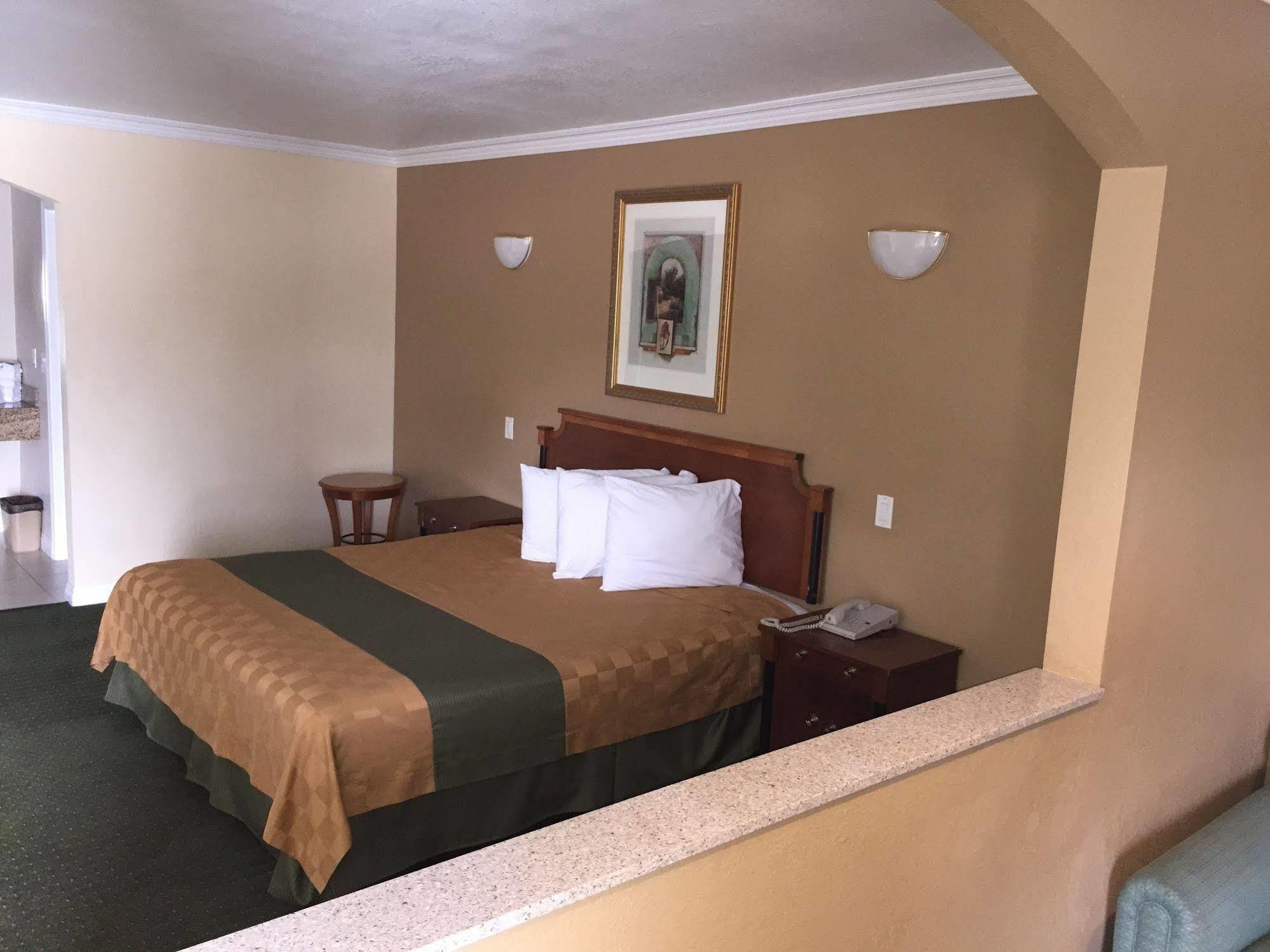 Walnut Inn & Suites West Covina Eksteriør billede