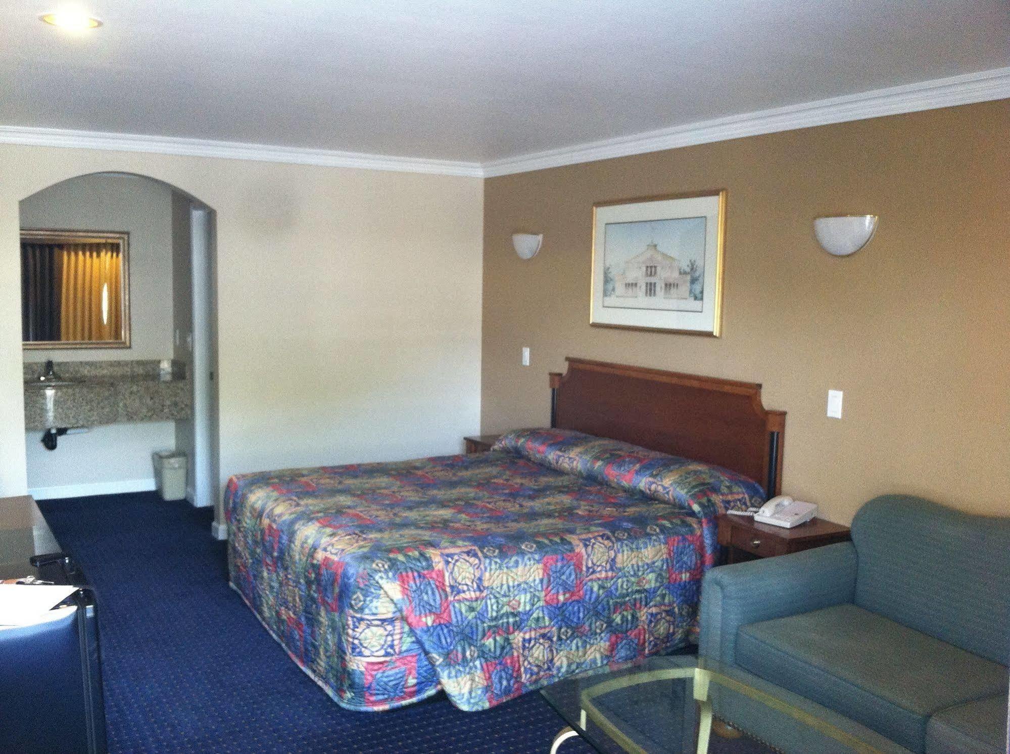 Walnut Inn & Suites West Covina Eksteriør billede