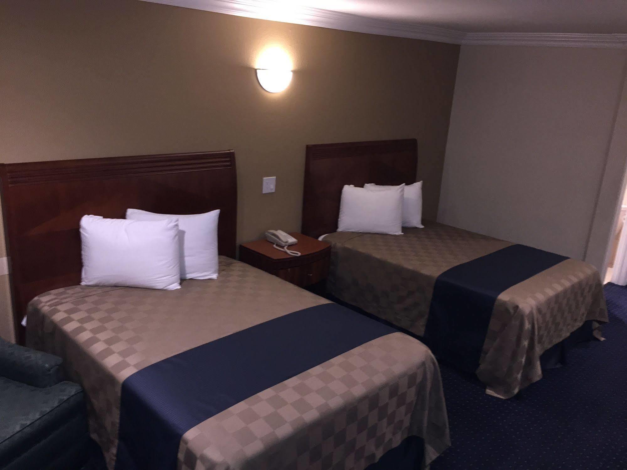 Walnut Inn & Suites West Covina Eksteriør billede