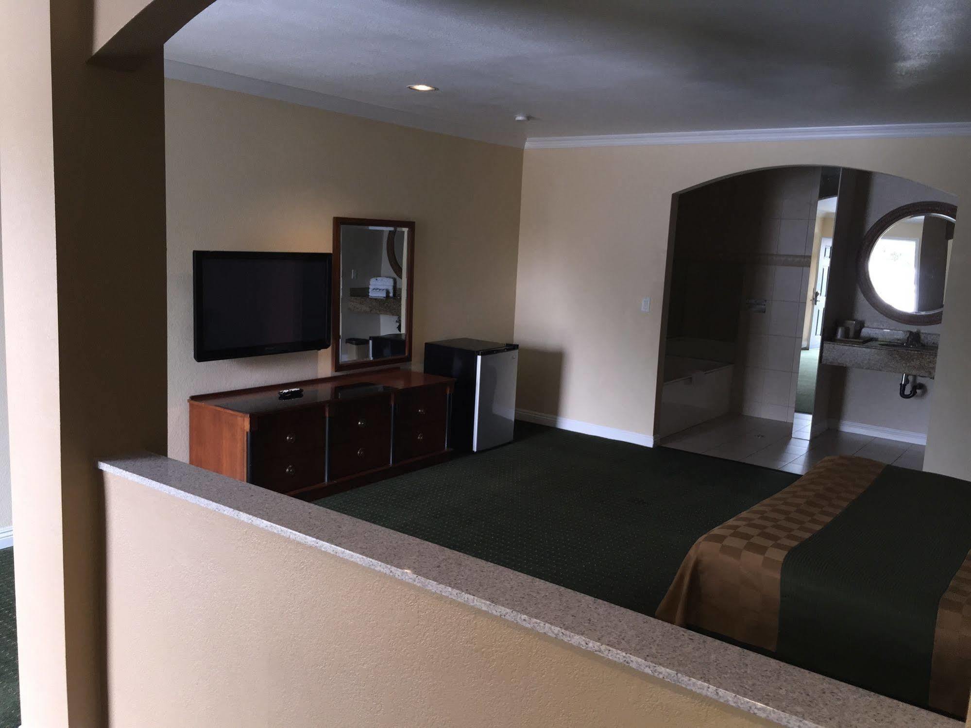 Walnut Inn & Suites West Covina Eksteriør billede