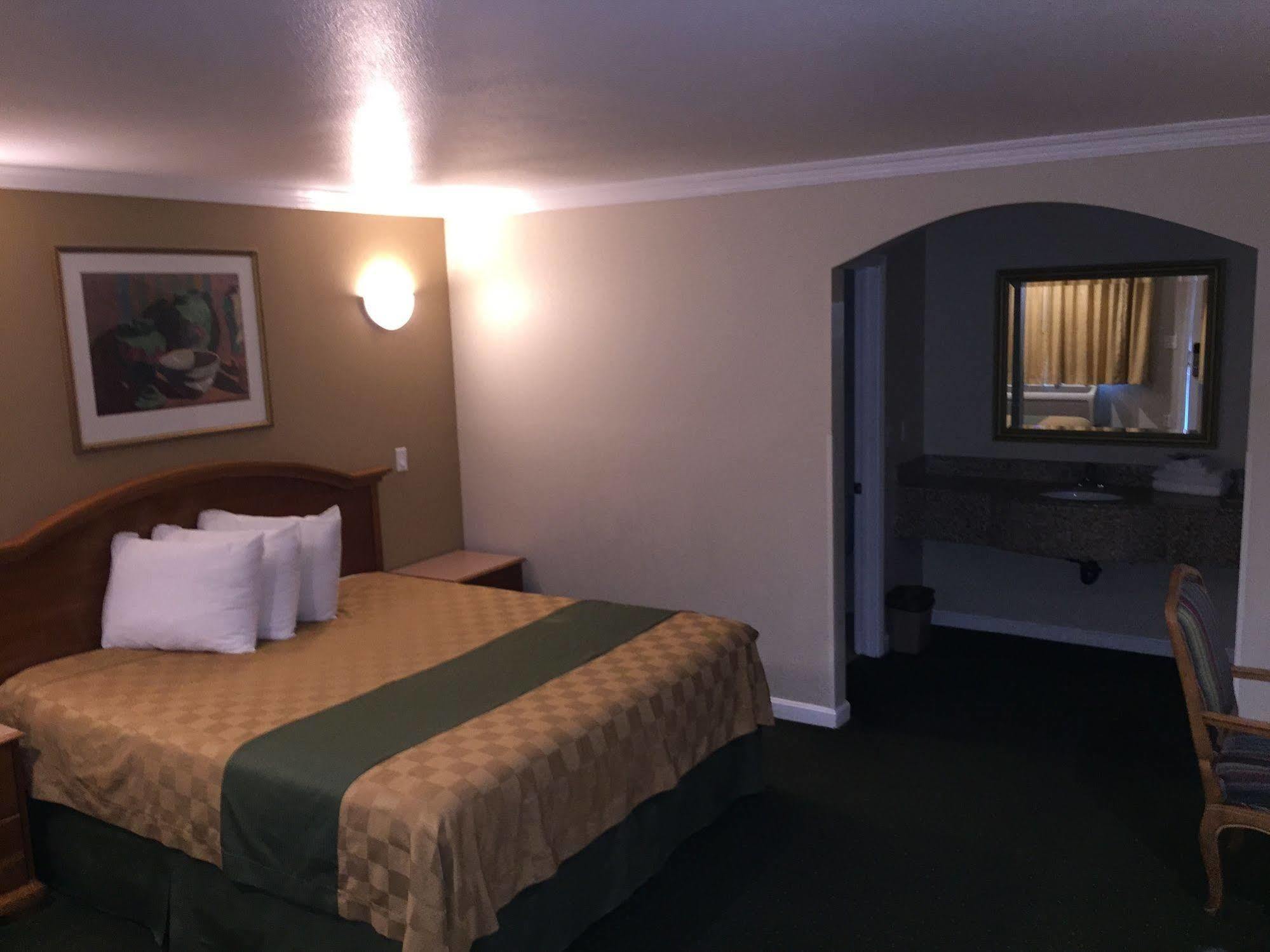 Walnut Inn & Suites West Covina Eksteriør billede