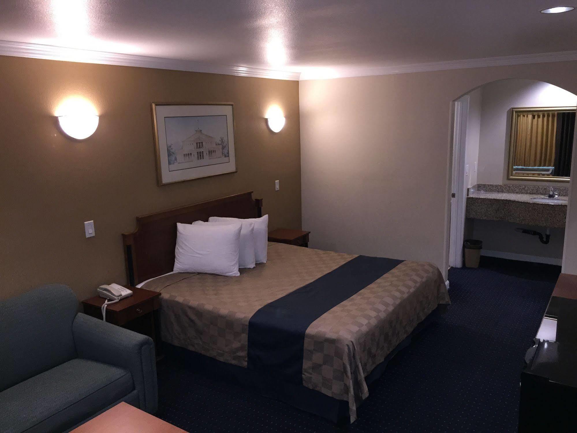 Walnut Inn & Suites West Covina Eksteriør billede