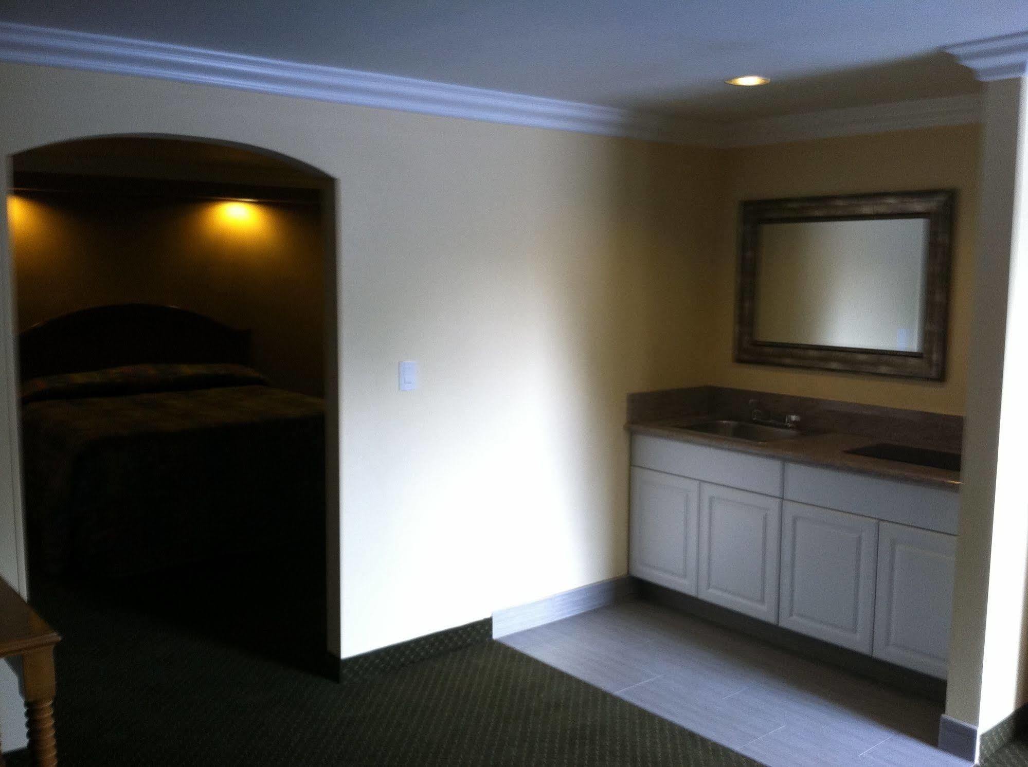 Walnut Inn & Suites West Covina Eksteriør billede